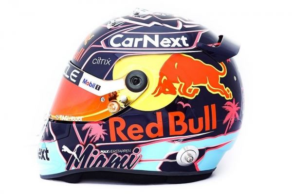 Ферстаппен показал шлем для Гран При Майами